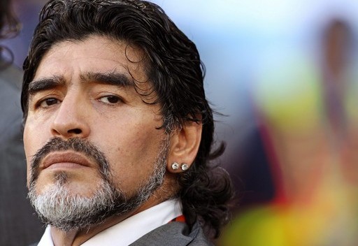 Maradona agresse un journaliste