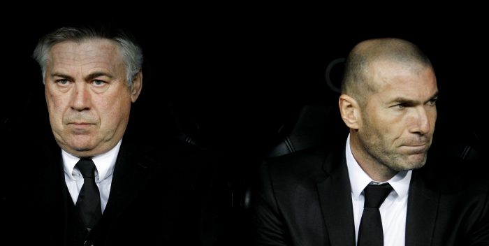Real Madrid /Bayern Munich - Ancelotti peste l'arbitrage, Zidane botte en touche
